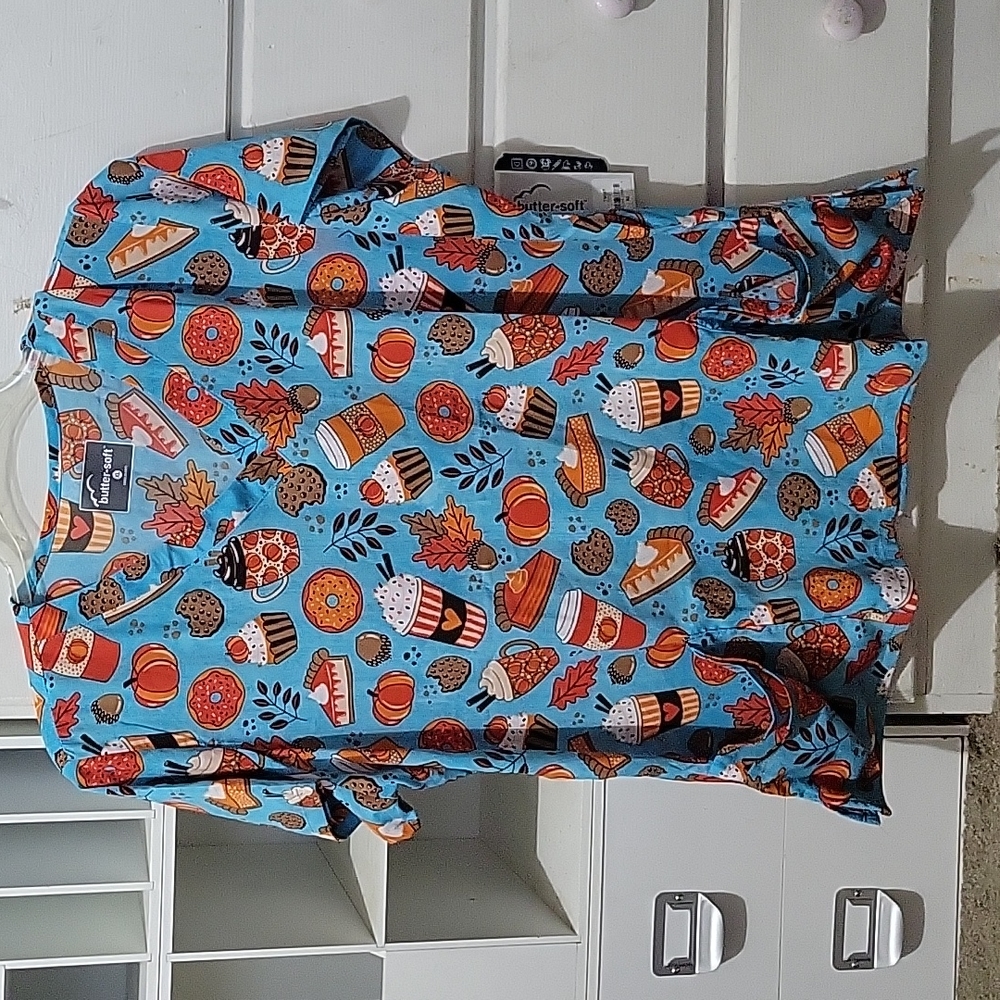 NWT Pumpkin spice everything XL scrub top perfect for fall Thanksgiving scrub